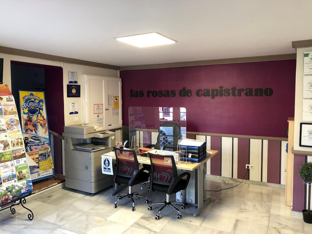 Apartamentos Las Rosas De Capistrano Nerja Exterior photo