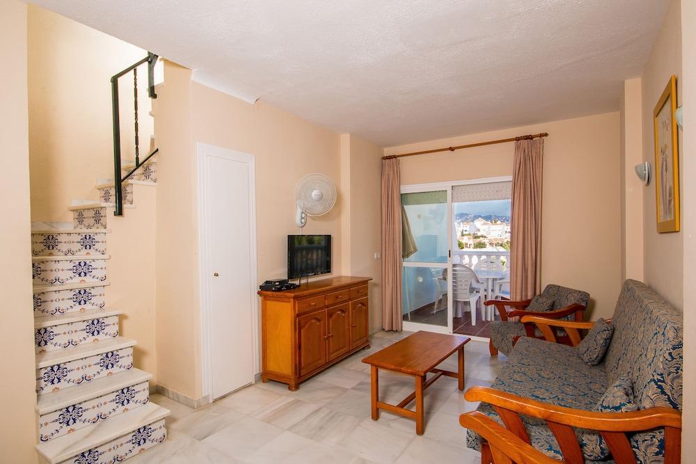 Apartamentos Las Rosas De Capistrano Nerja Exterior photo